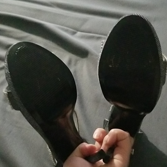 Heels - Picture 6 of 6